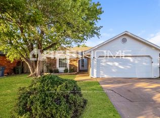 529 W 7th St, Edmond, OK 73003