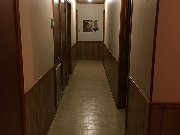 5th image of 301 Perrodin St
