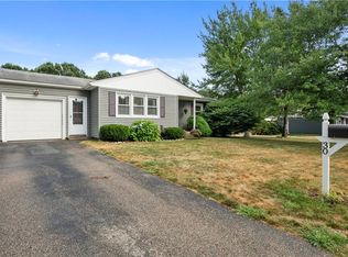 30 Grant Dr, North Kingstown, RI 02852
