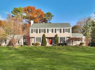 556 Sparrowbush Rd, Wyckoff, NJ 07481