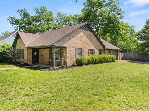 701 N Montgomery St, Gilmer, TX 75644