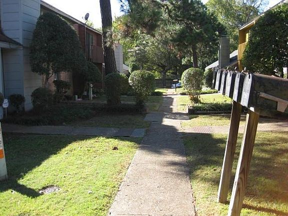 2nd image of 2064 Bruins Dr #2064