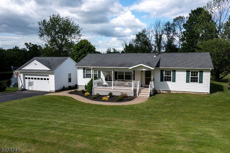 1st image of 59 Decker Rd