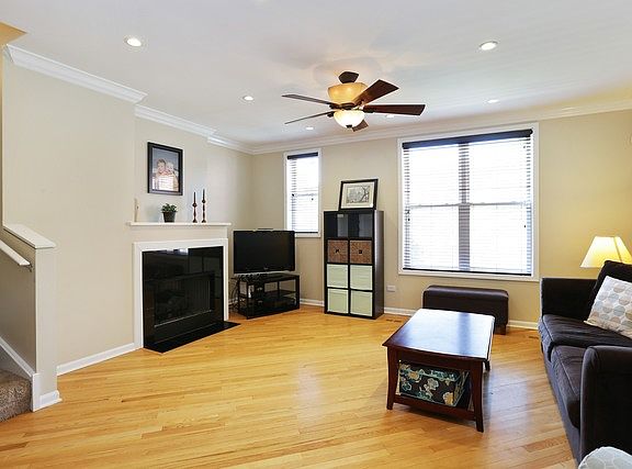 4th image of 4646 N Greenview Ave Unit 29