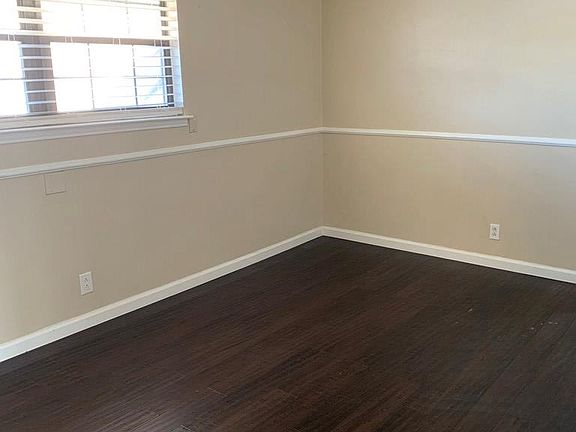 4th image of 4754 Oakwood Dr