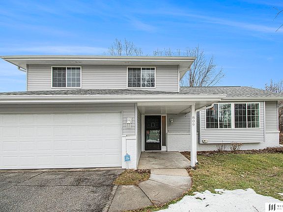 3rd image of 809 Donegal Dr
