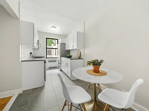 40 Clarkson Avenue, image 5 of 6