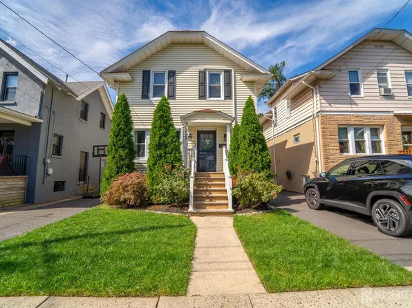 555 E Maple Ave, Woodbridge, NJ 07095