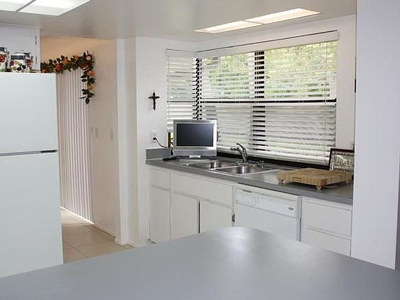5th image of 2431 Surinam Ct