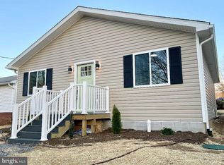 205 1st St, Luray, VA 22835