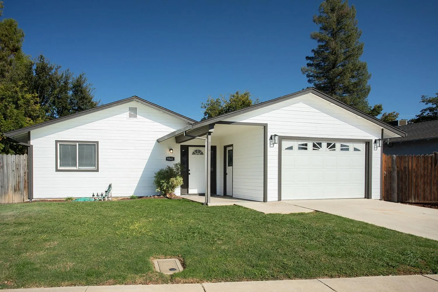 9561 Center St photo 1