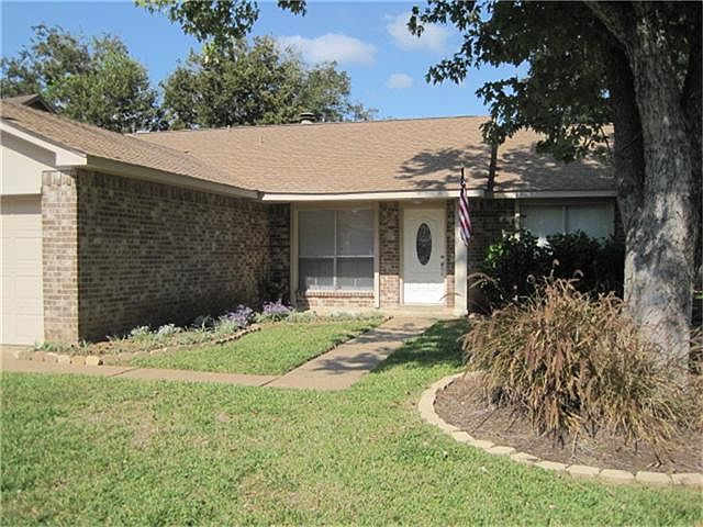 Welcome to this adorable home in Pecan Grove. The roof was replaced about 4 years ago, and painted o