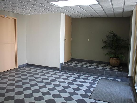 3rd image of 14816 Friar St