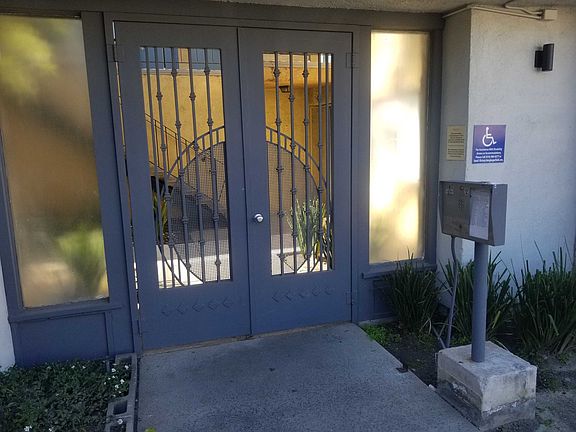 3rd image of 10630 Victory Blvd #119
