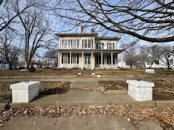 281 S Morgan St, Virginia, IL 62691