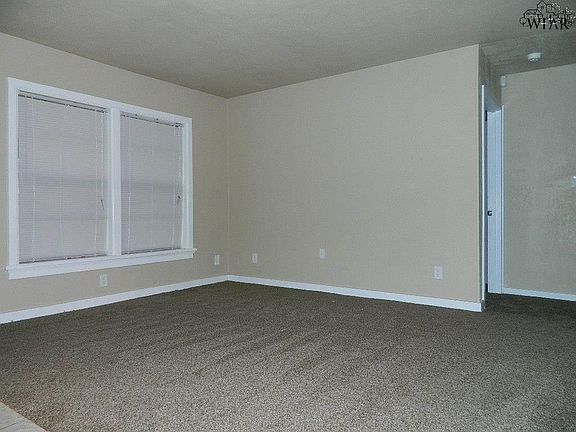 3rd image of 2917 Moffett Ave
