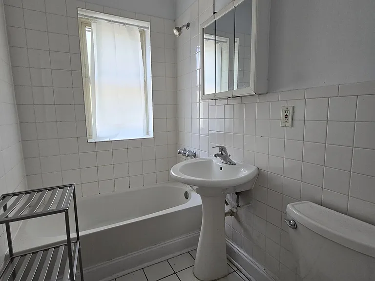 1969 W Foster Ave #1 — Photo 6
