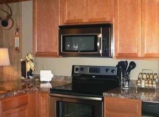 1040 E Chalet Pl, Munds Park, AZ 86017