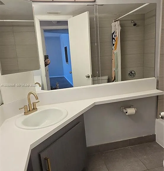 1201 NE 191st St #G306 — Photo 12