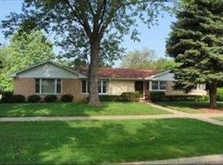 306 E Berkshire Ln, Mount Prospect, IL