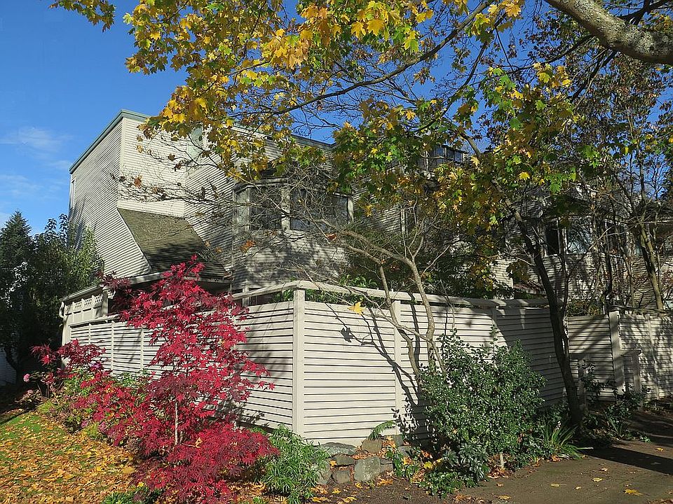 Front faces Latona Ave NE