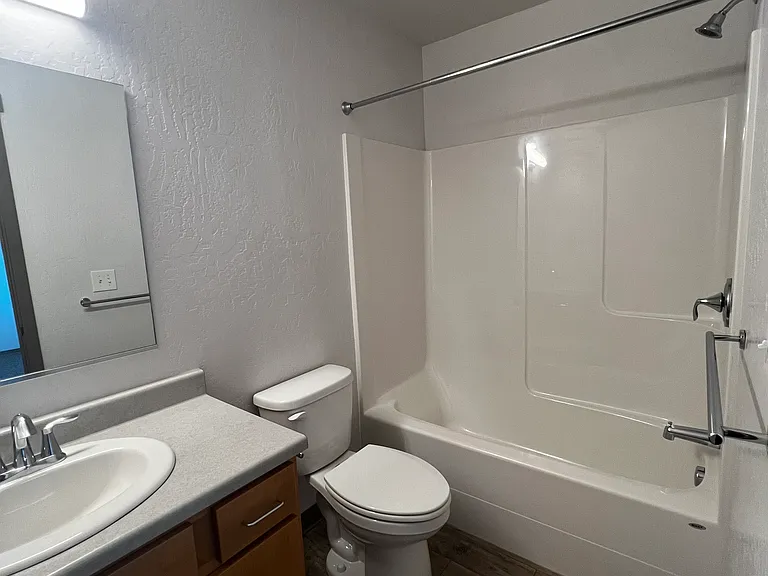 2727 E 35th Ave #C1 — Photo 20