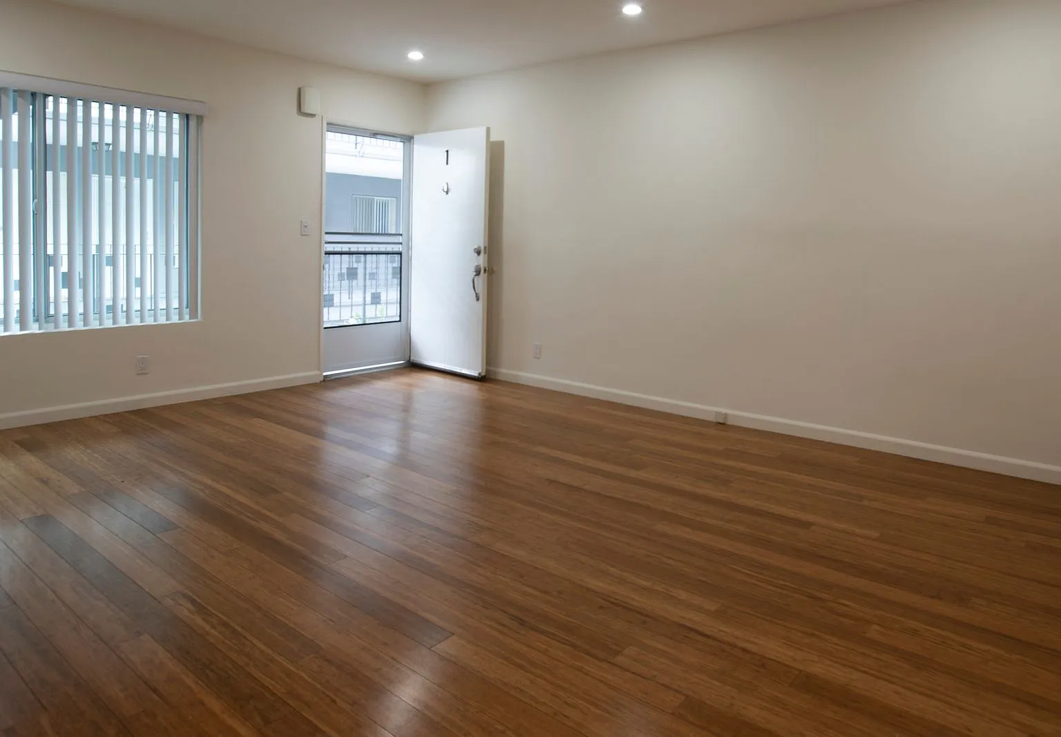 117 - Martel Apartments — Photo 2