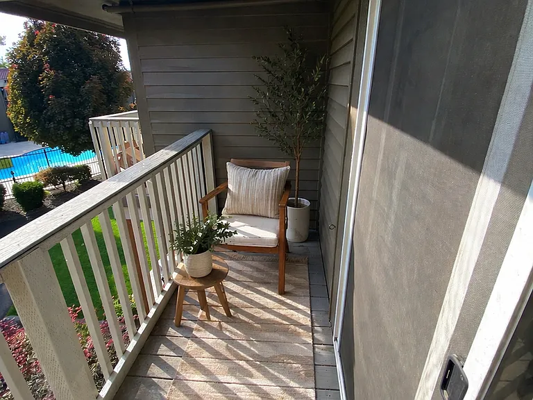 905 S 44th Ave #D04 — Photo 7