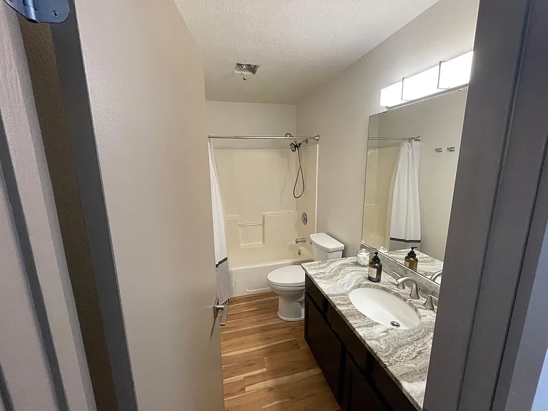 1012 N Silver Ash Ave — Photo 23