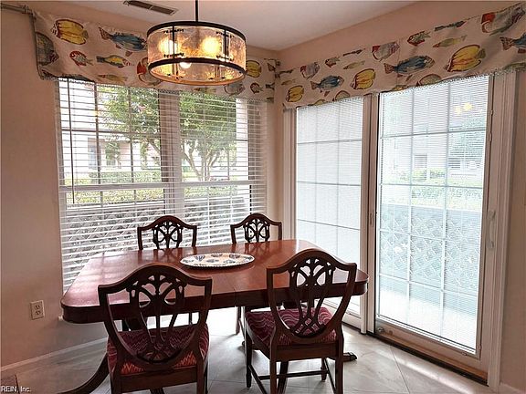 5th image of 411 Harbour Point #102