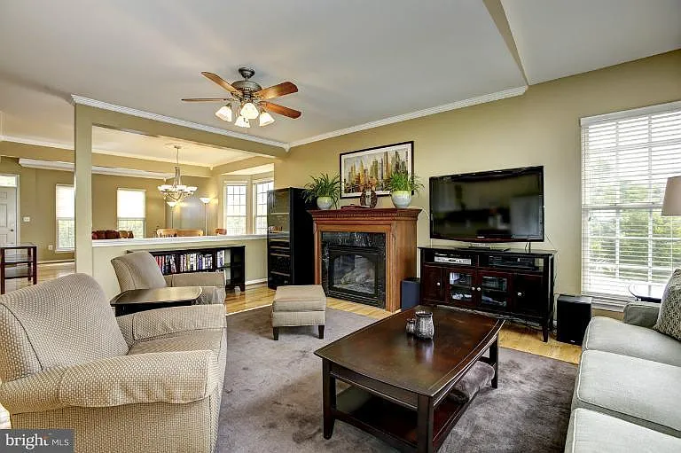 43555 Hyland Hills St — Photo 4