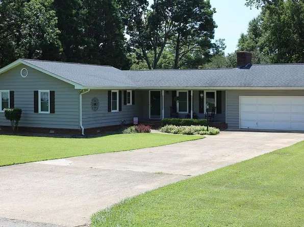 182 Roosevelt Blvd, Commerce, GA 30529