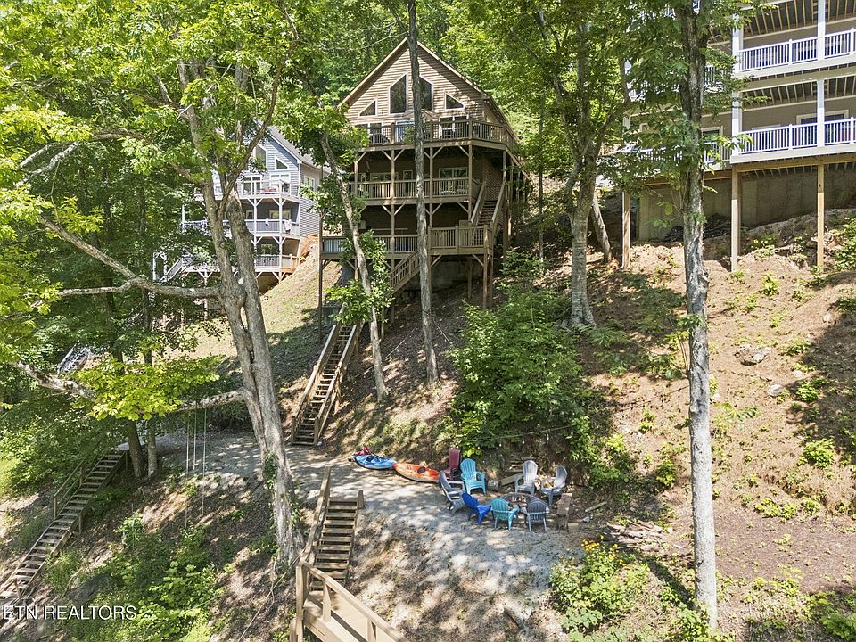 1st image of 129 Bridgeview Ln