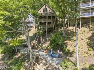 129 Bridgeview Ln, La Follette, TN 37766