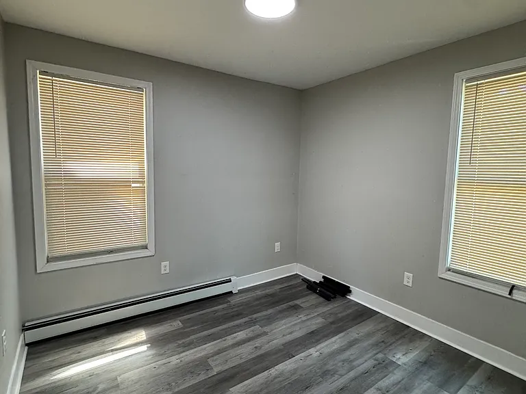 222 Hallock Ave #2 — Photo 7
