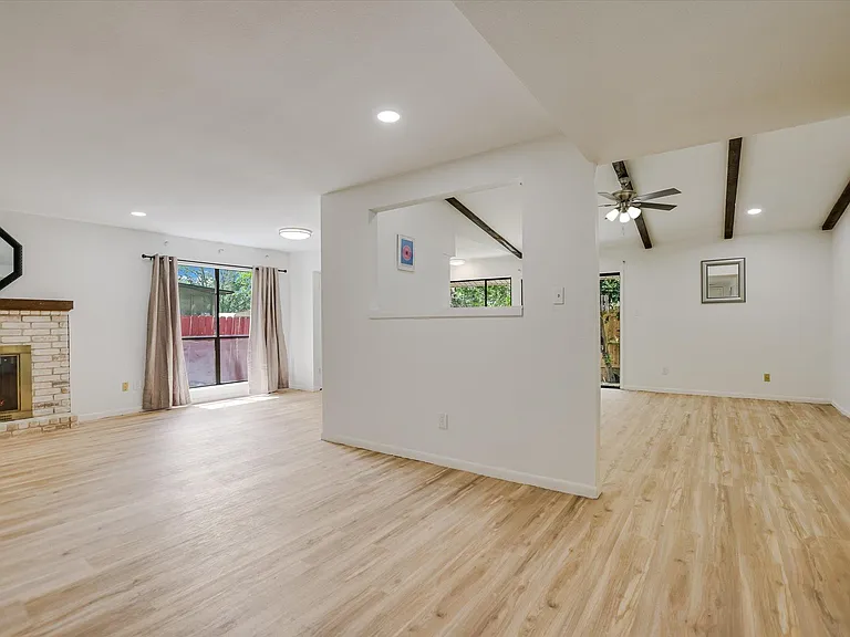 5100 Fort Mason Dr — Photo 1