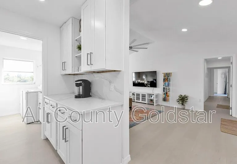 9509 Saint Paul Dr — Photo 29