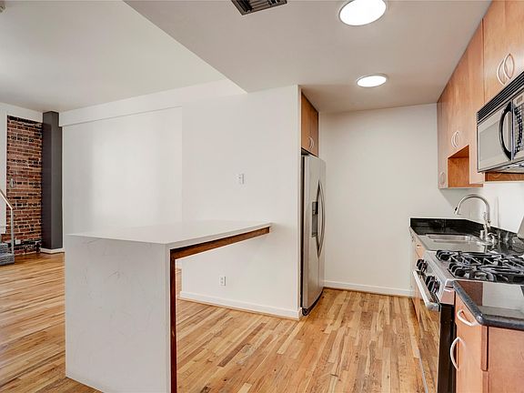 5th image of 915 Franklin St Unit 4M