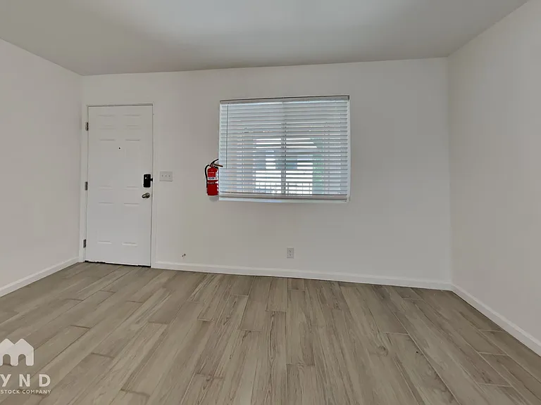 6657 W Ocotillo Rd #102 — Photo 2