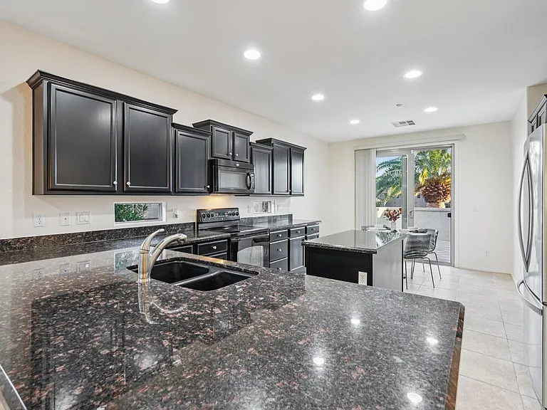 12600 W Rosewood Ln — Photo 12