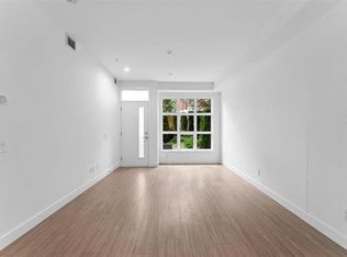 2060 Curling Rd #111, North Vancouver, BC V7P0E1
