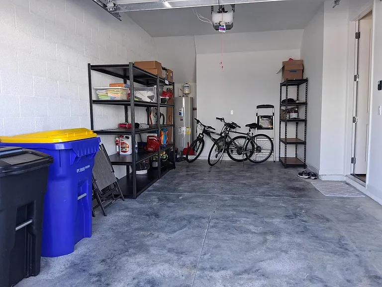276 SW Sally Way — Photo 37