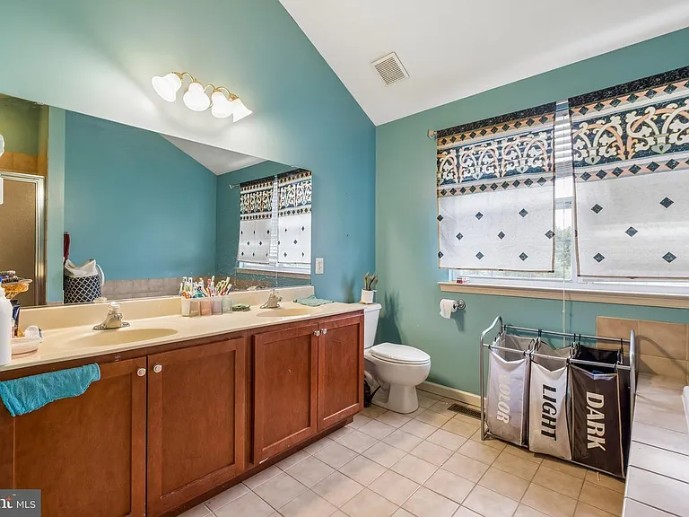 211 Tollgate Rd — Photo 25