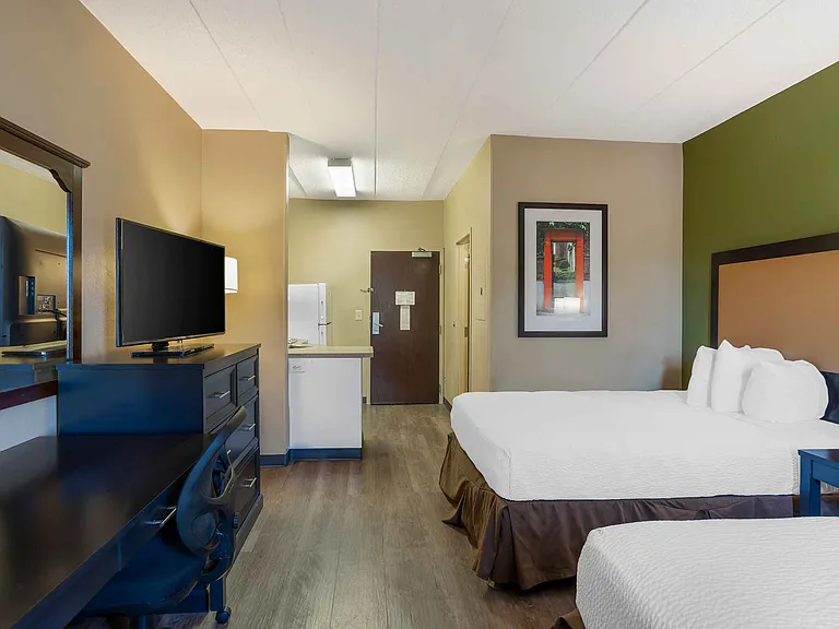 Studio Suite - 2 Full Beds