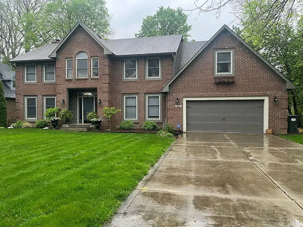 3805 S Village Dr, New Palestine, IN 46163