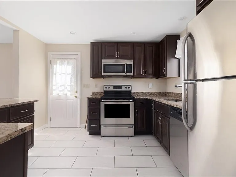 9 Chestnut Hill Rd #B — Photo 5