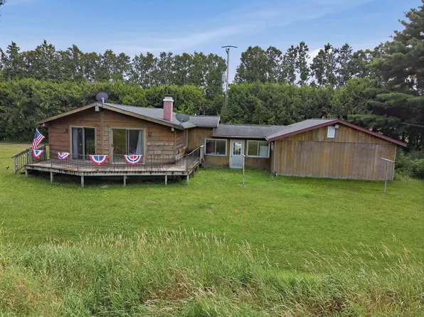 917 Division St, New Lisbon, WI 53948
