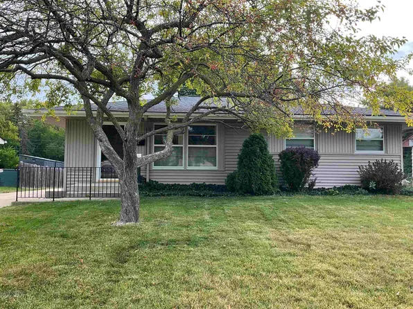 2304 Holmes St, Rockford, IL 61108