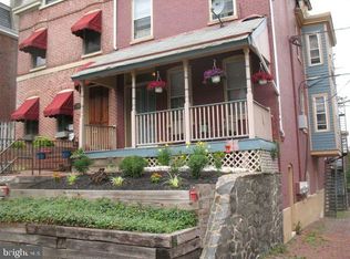 1201 W 9th St, Wilmington, DE 19806