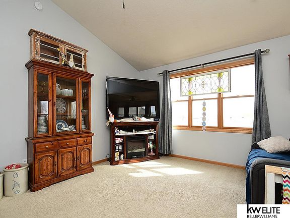 5th image of 2330 NW 44th St